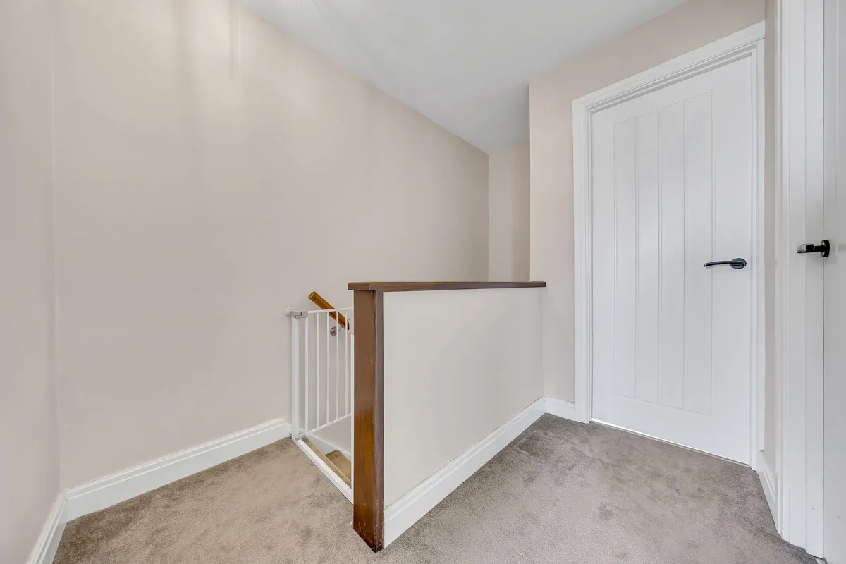 Browne Close, Collier Row, Romford, RM5 2HD, photo 11