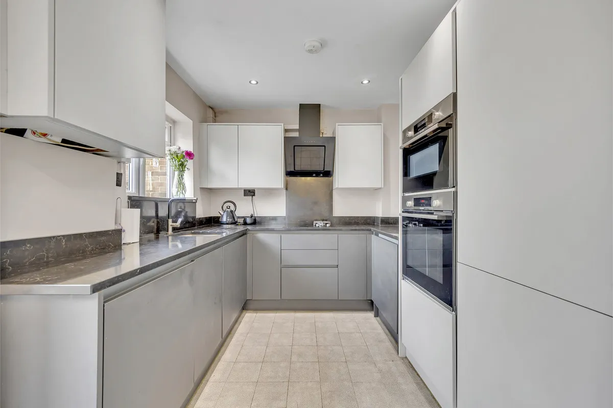 Browne Close, Collier Row, Romford, RM5 2HD, photo 6