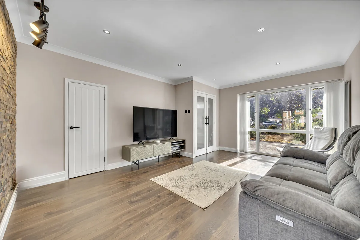 Browne Close, Collier Row, Romford, RM5 2HD, photo 2
