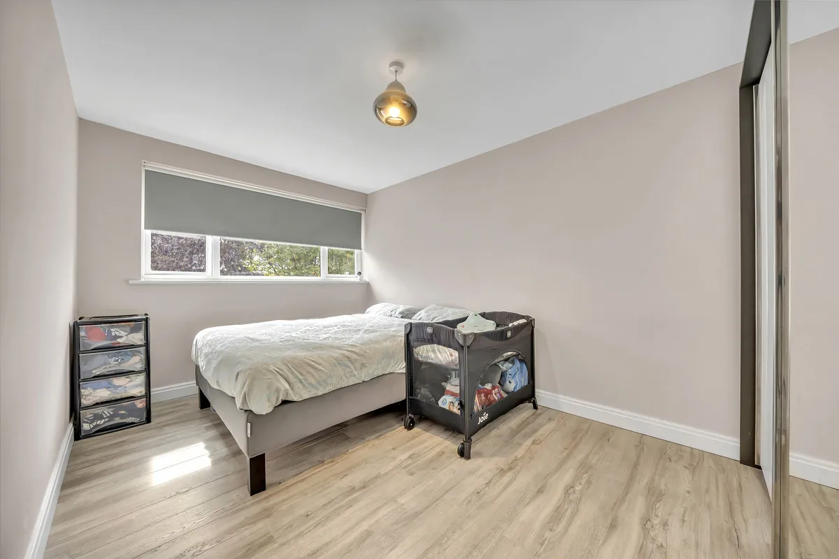 Browne Close, Collier Row, Romford, RM5 2HD, photo 8