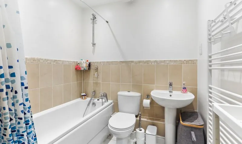 Eastman Way, Epsom, KT19, photo 17