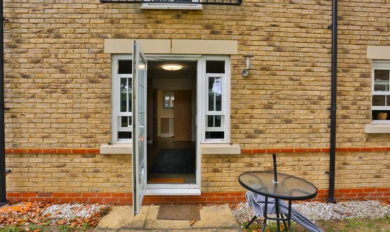 Eastman Way, Epsom, KT19, photo 5