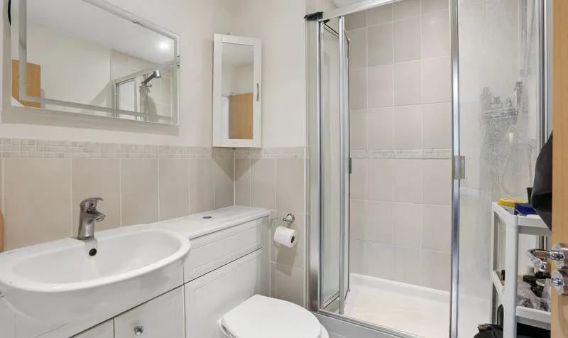 Eastman Way, Epsom, KT19, photo 14