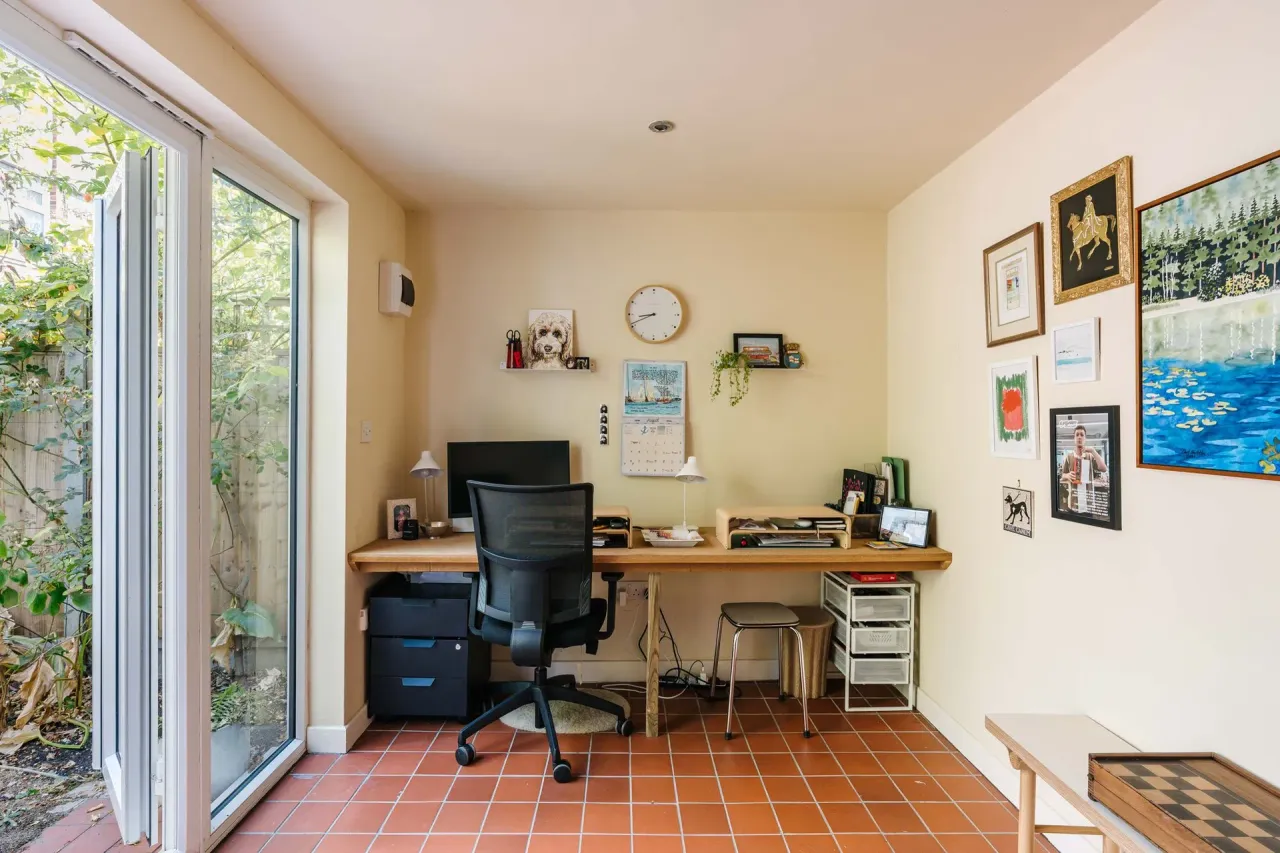 Fields Estate, Lansdowne Drive, London Fields E8, photo 7