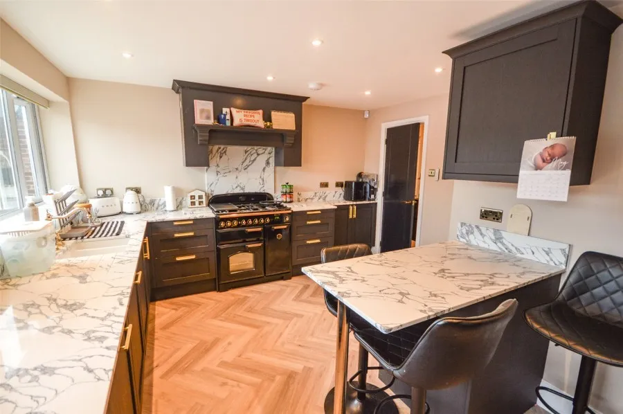 House Under Offer with 3 bedrooms in Bishops Stortford, CM23, photo 12