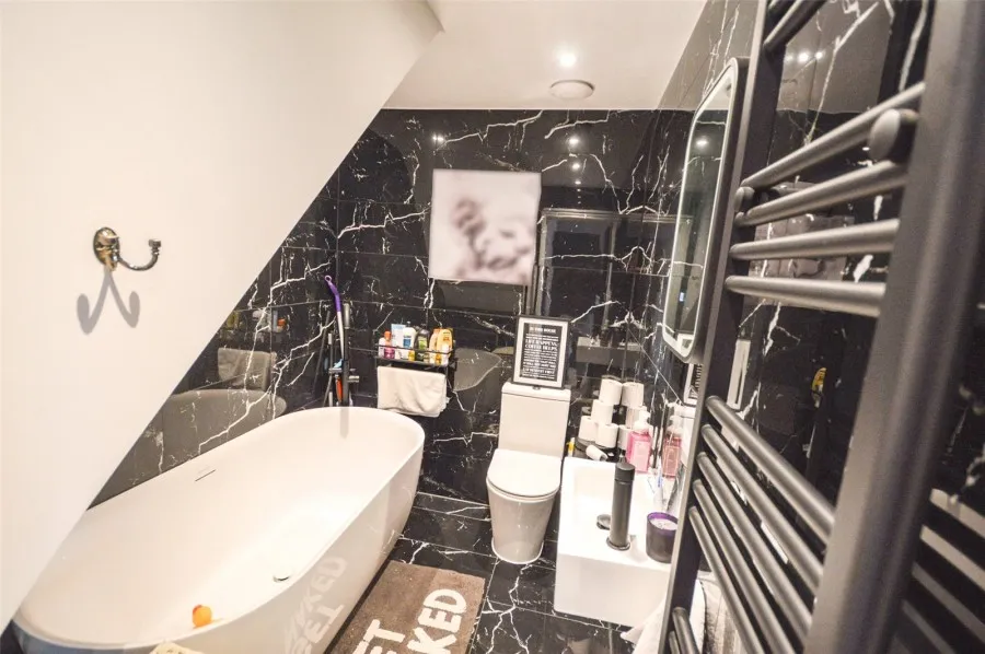 House Under Offer with 3 bedrooms in Bishops Stortford, CM23, photo 9