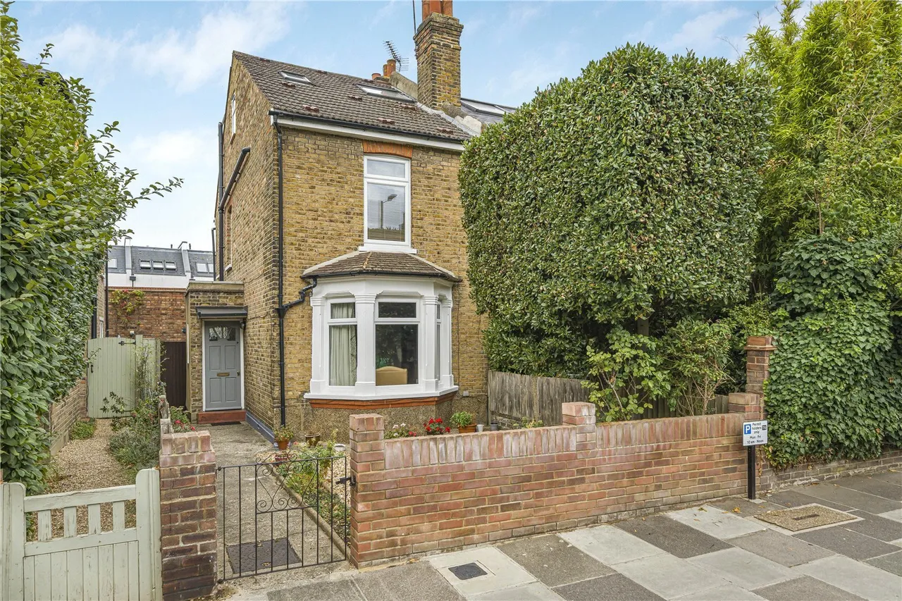 3 bed house for sale, Church Road, Teddington, TW11