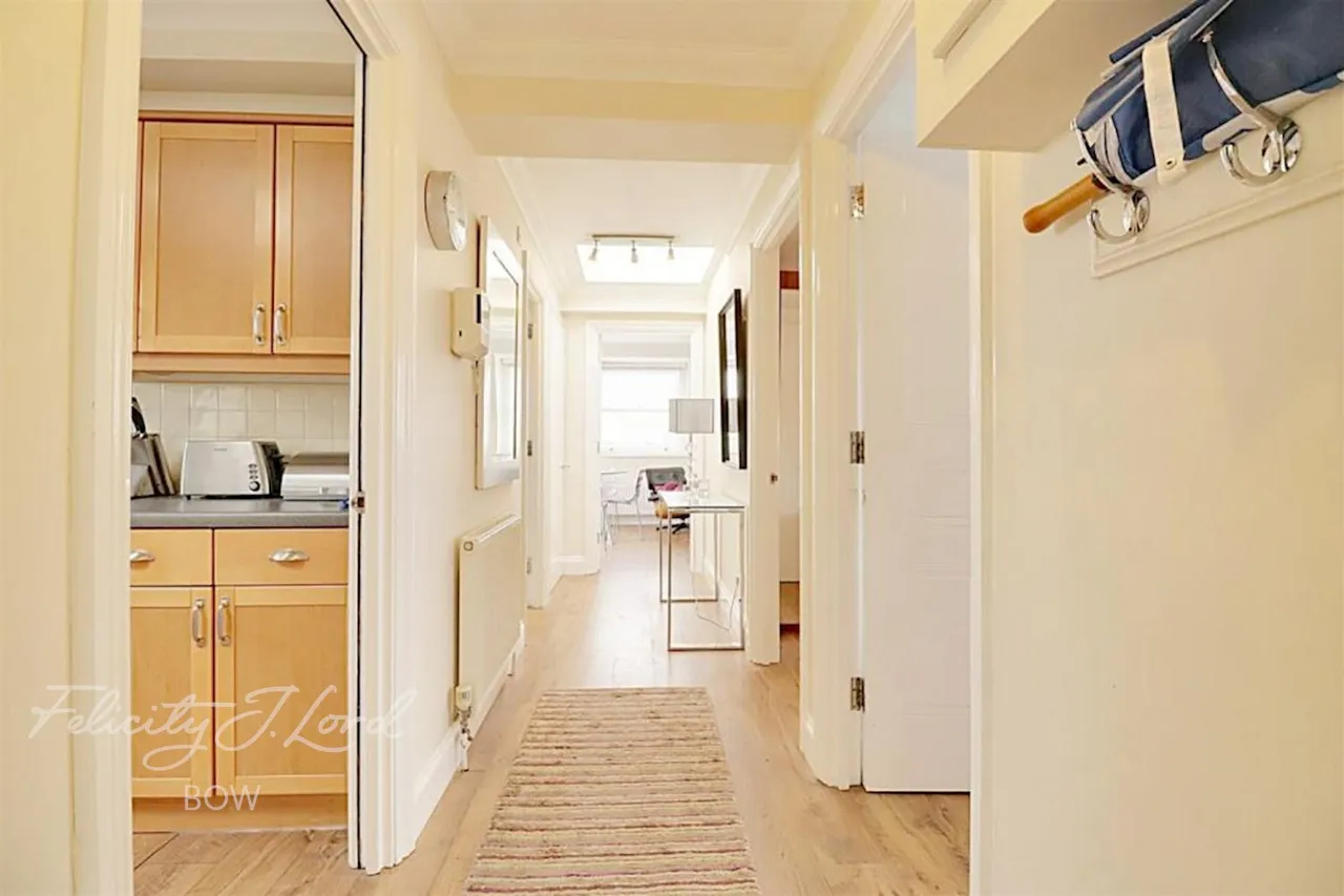 Bow Road, E3, photo 20