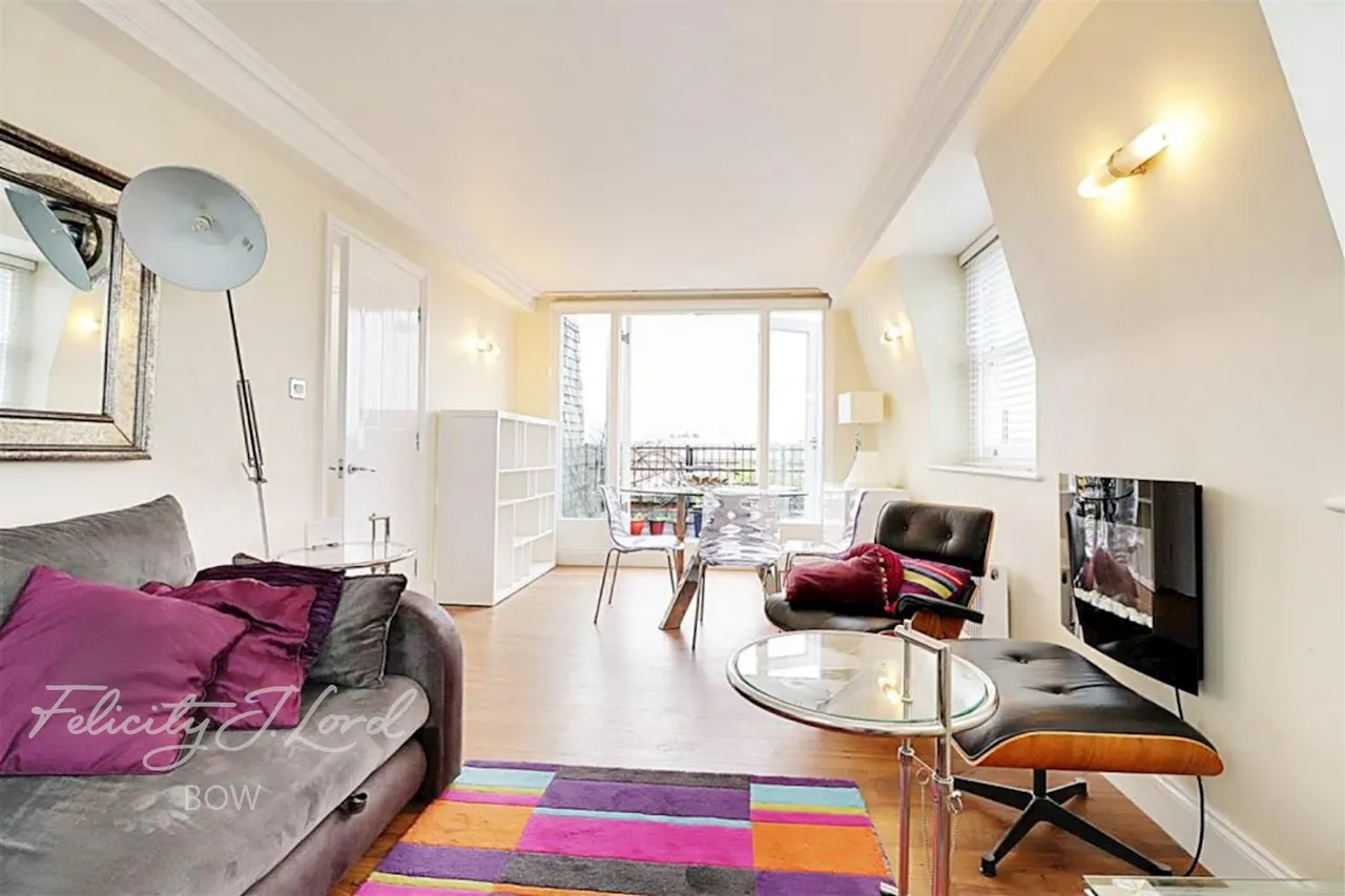 2 bed flat to rent, Bow Road, E3