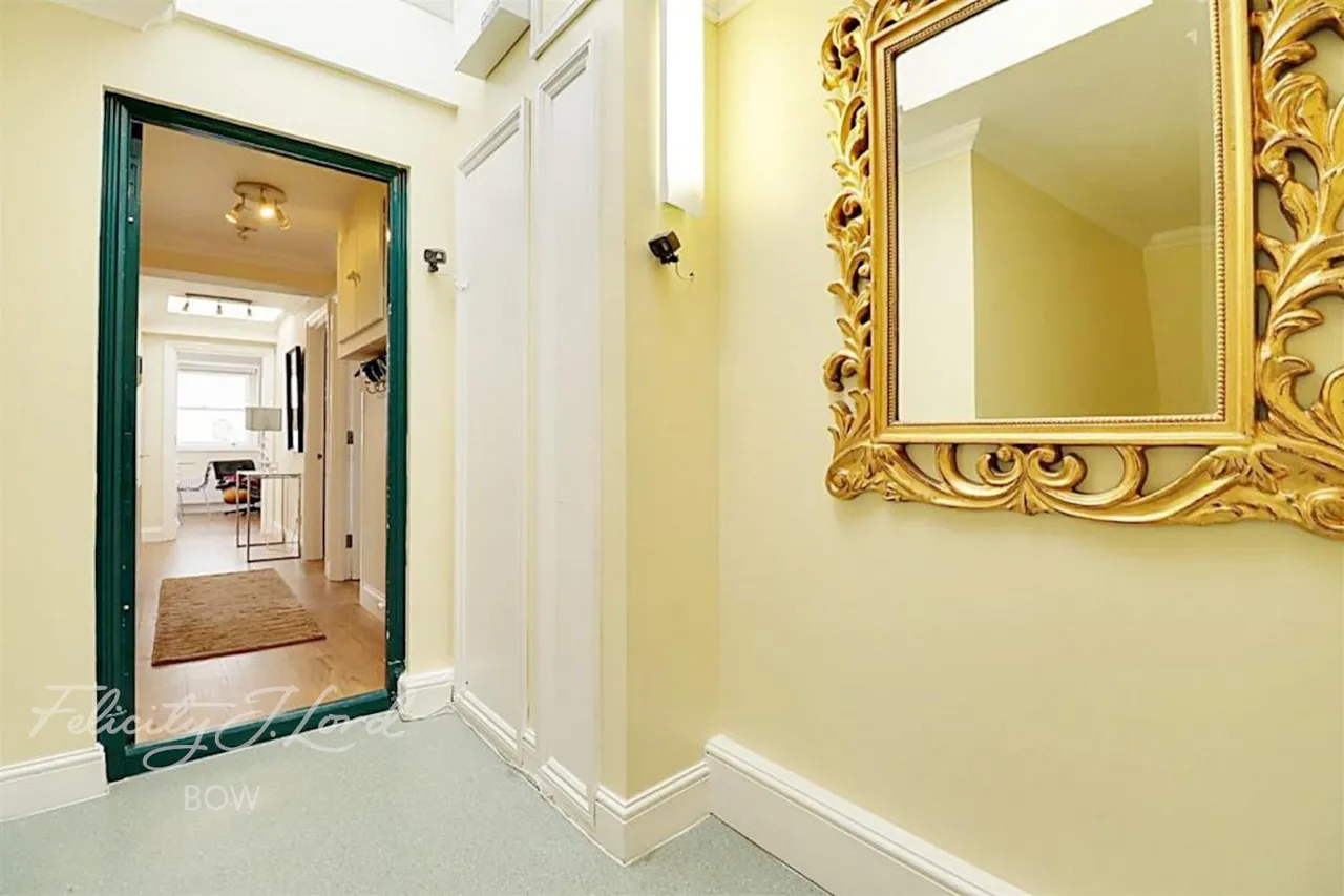 Bow Road, E3, photo 27