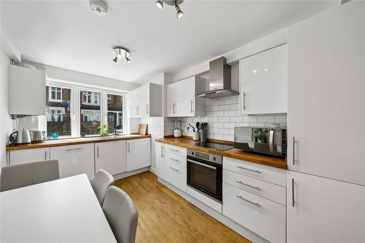 Kimber Road, London, SW18, photo 2