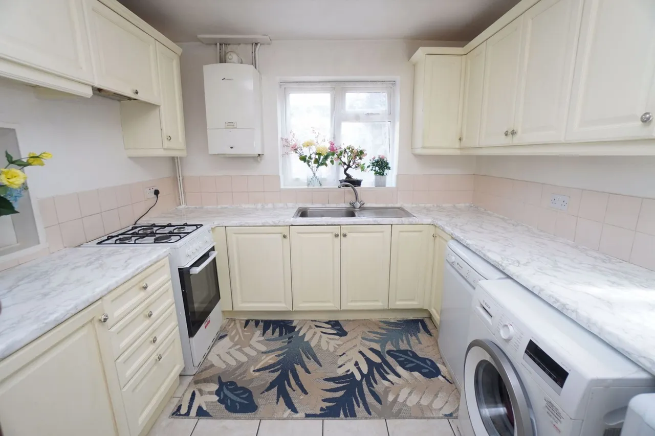 Hillary Road, High Wycombe, HP13, photo 5