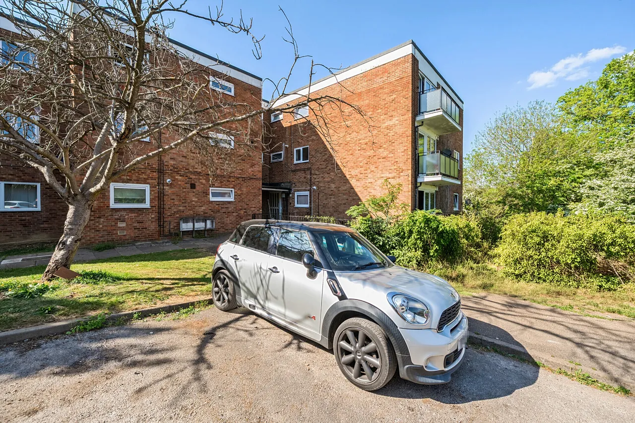 2 bed flat for sale — Clarendon Road, Harpenden, AL5
