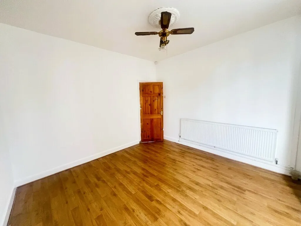 Emscote Road, Wyken, photo 6