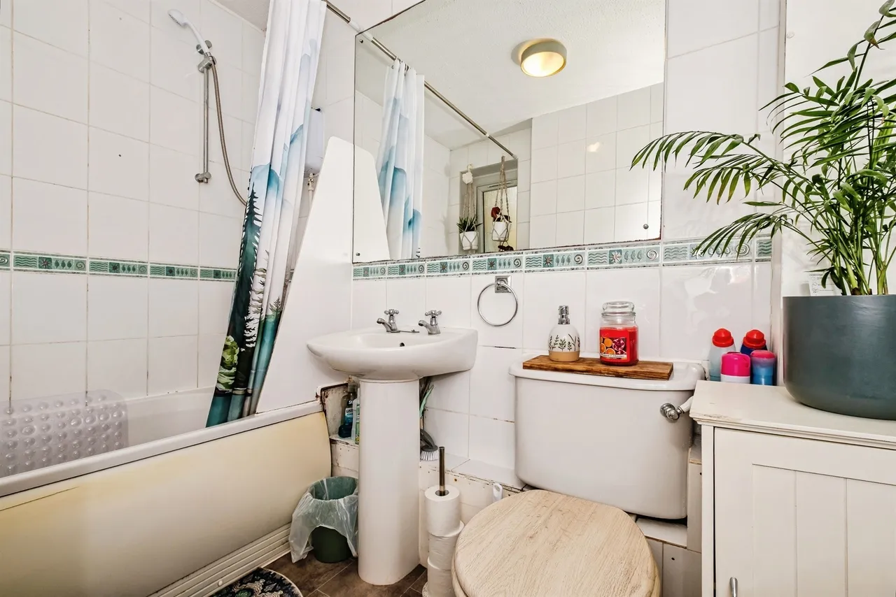 College Gardens, Worthing, BN11, photo 15