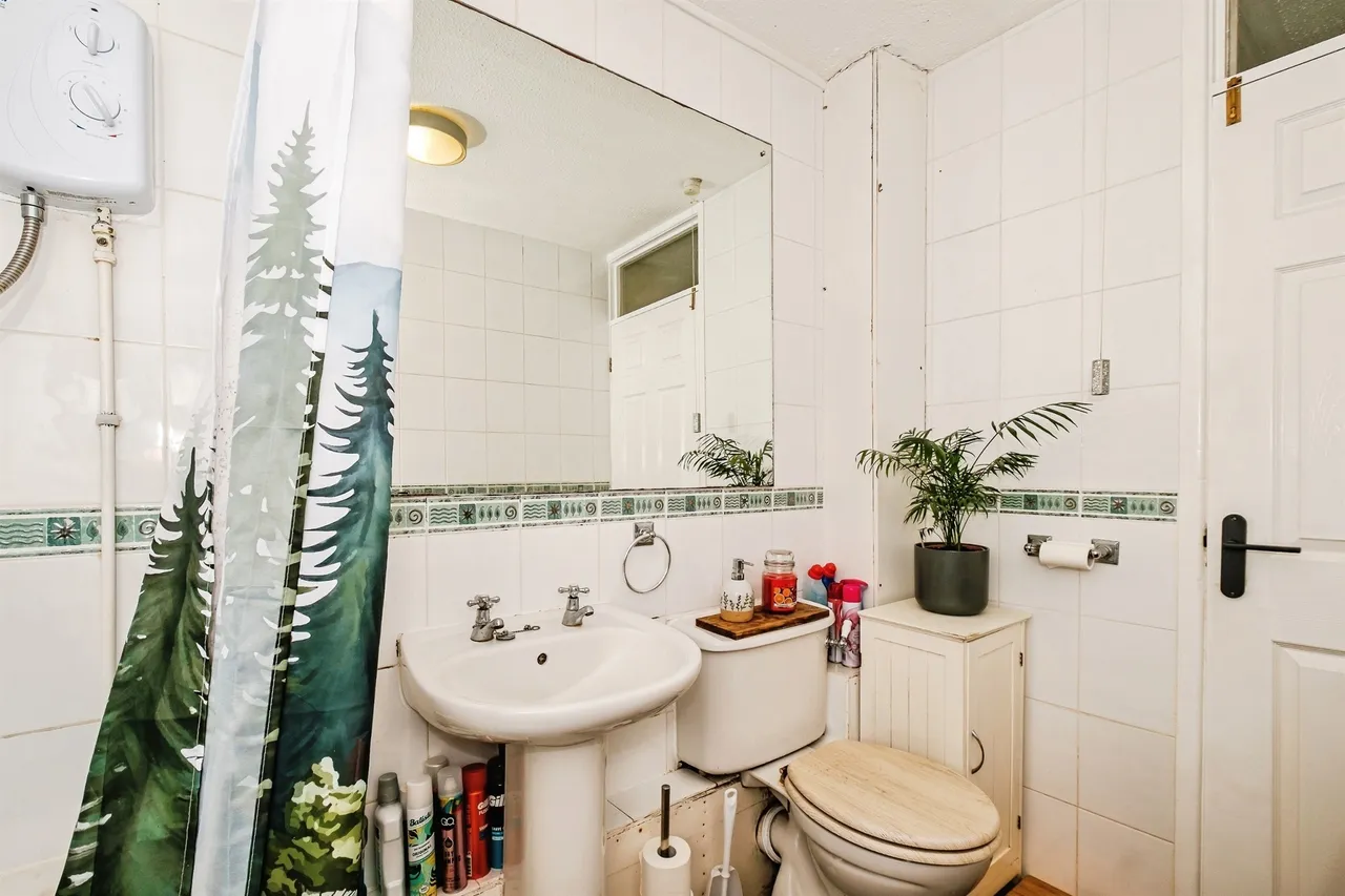 College Gardens, Worthing, BN11, photo 14