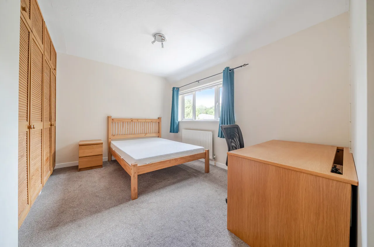 Almond Close, Guildford, GU1, photo 12