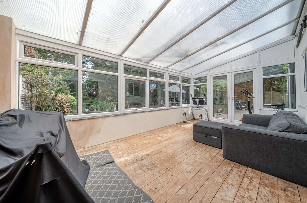 Almond Close, Guildford, GU1, photo 5