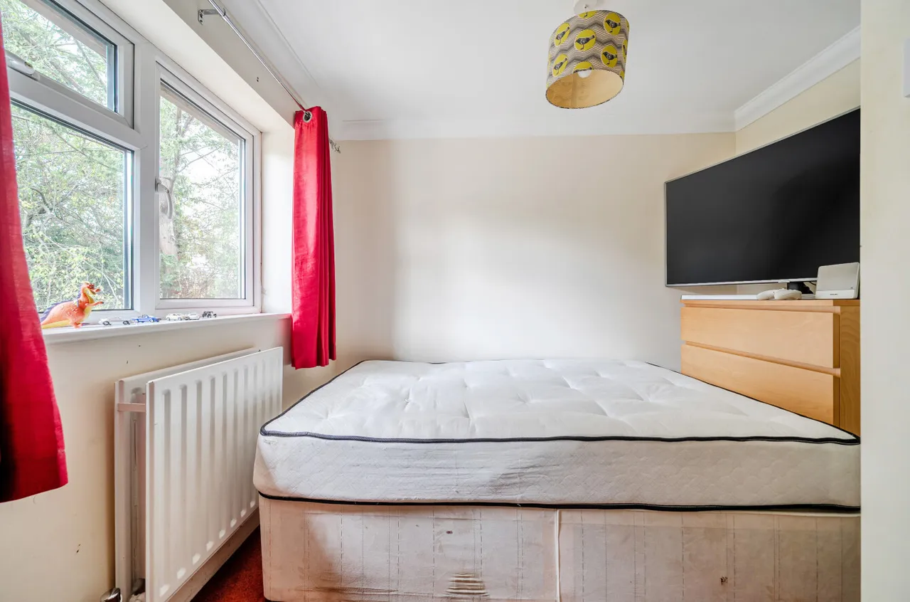 Almond Close, Guildford, GU1, photo 13