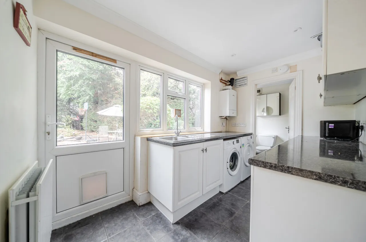 Almond Close, Guildford, GU1, photo 6
