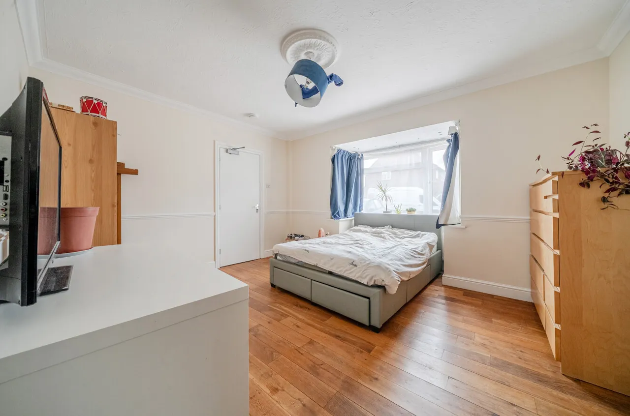 Almond Close, Guildford, GU1, photo 8