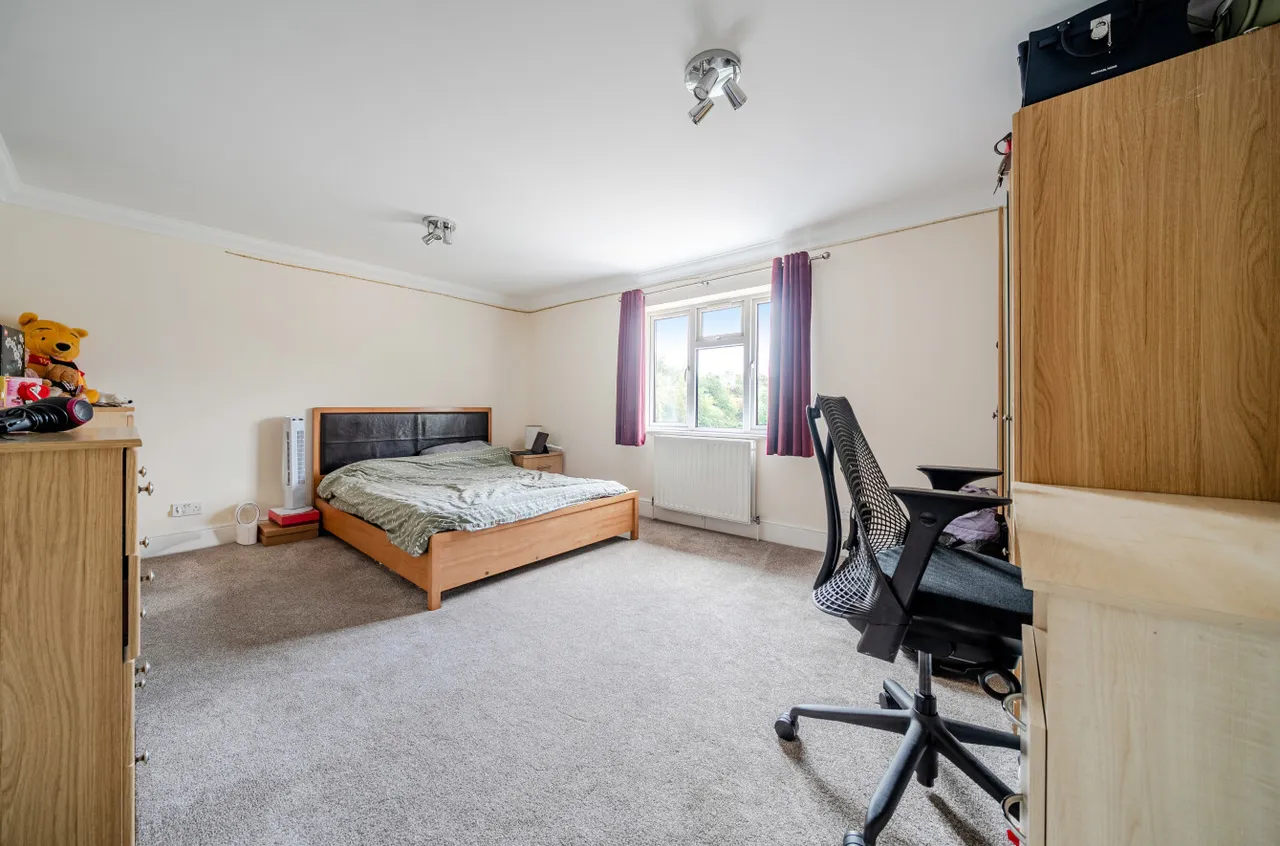 Almond Close, Guildford, GU1, photo 10