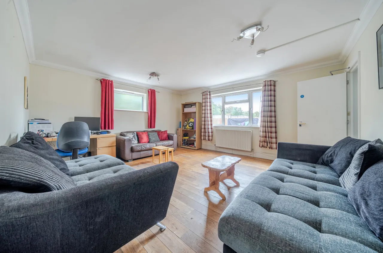 Almond Close, Guildford, GU1, photo 17