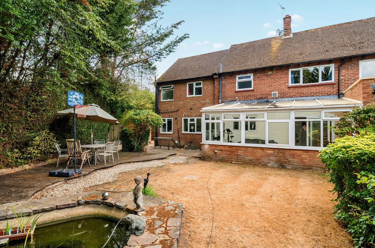 Almond Close, Guildford, GU1, photo 18