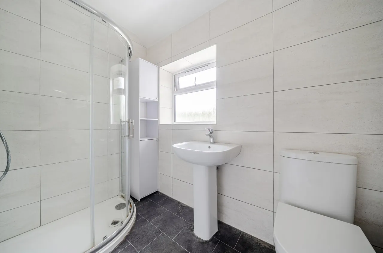 Almond Close, Guildford, GU1, photo 15