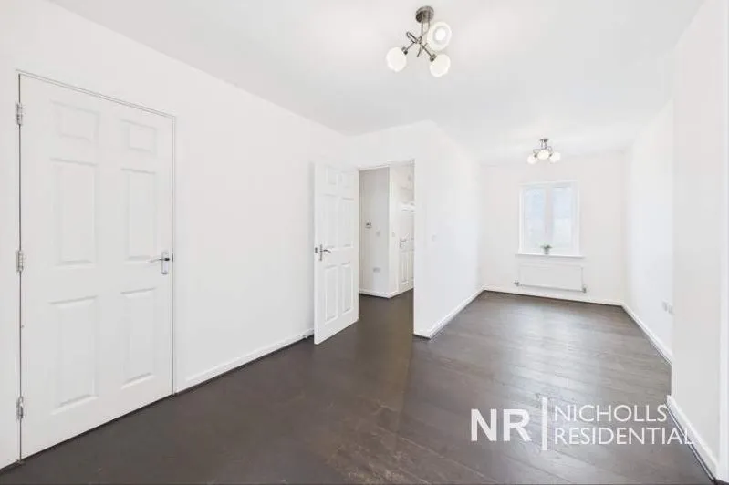 Alpine Close, West Ewell, KT19, photo 5