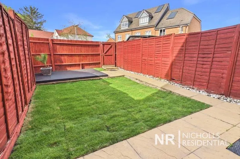 Alpine Close, West Ewell, KT19, photo 2