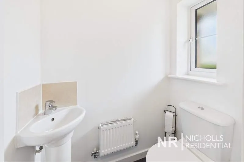 Alpine Close, West Ewell, KT19, photo 9