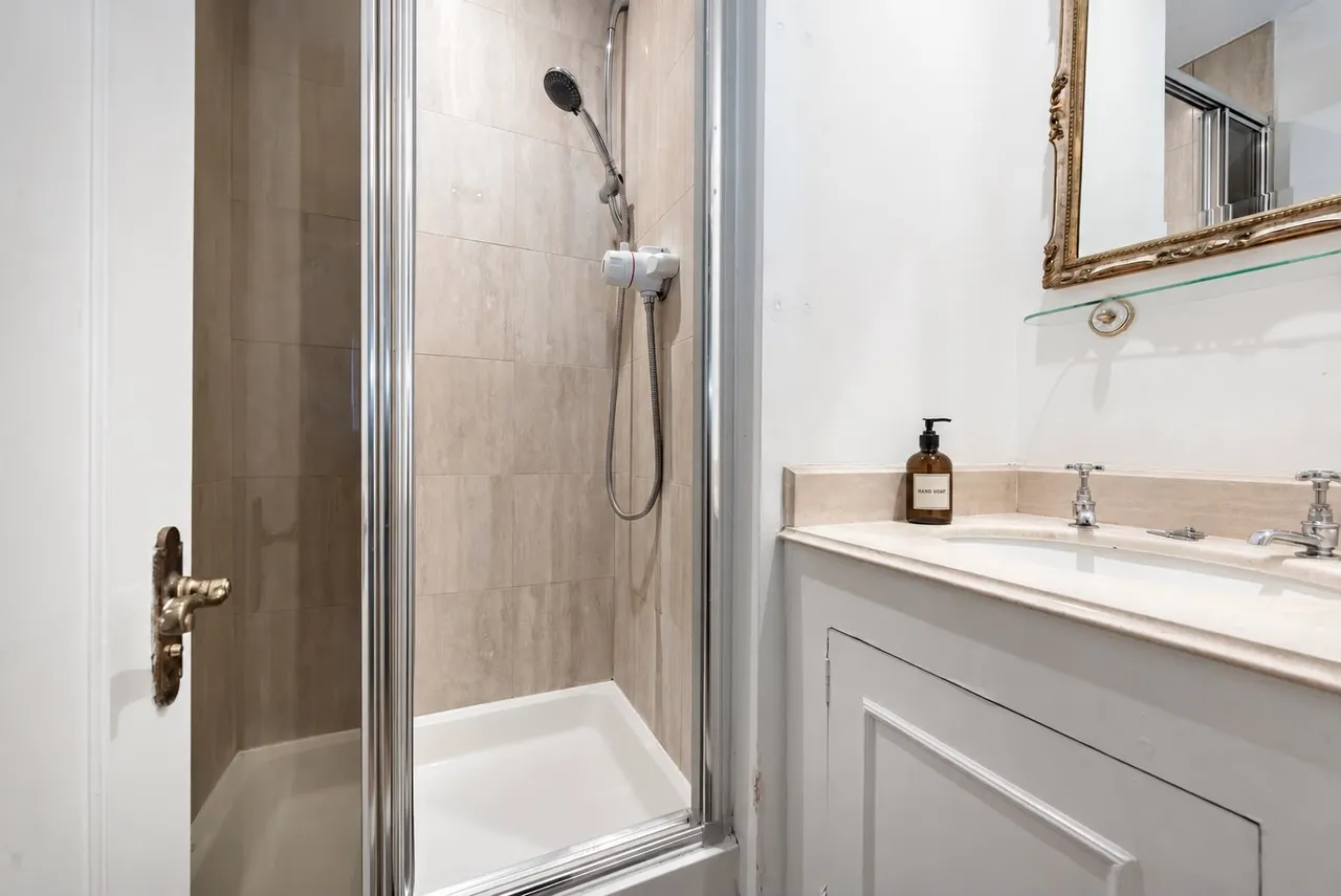 Bayswater Road, W2, photo 8