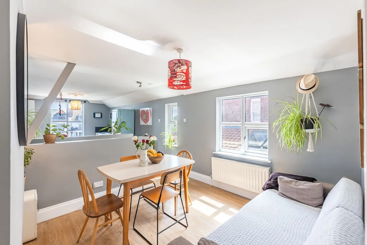 Five Bedroom Elegant Victorian Townho, photo 8