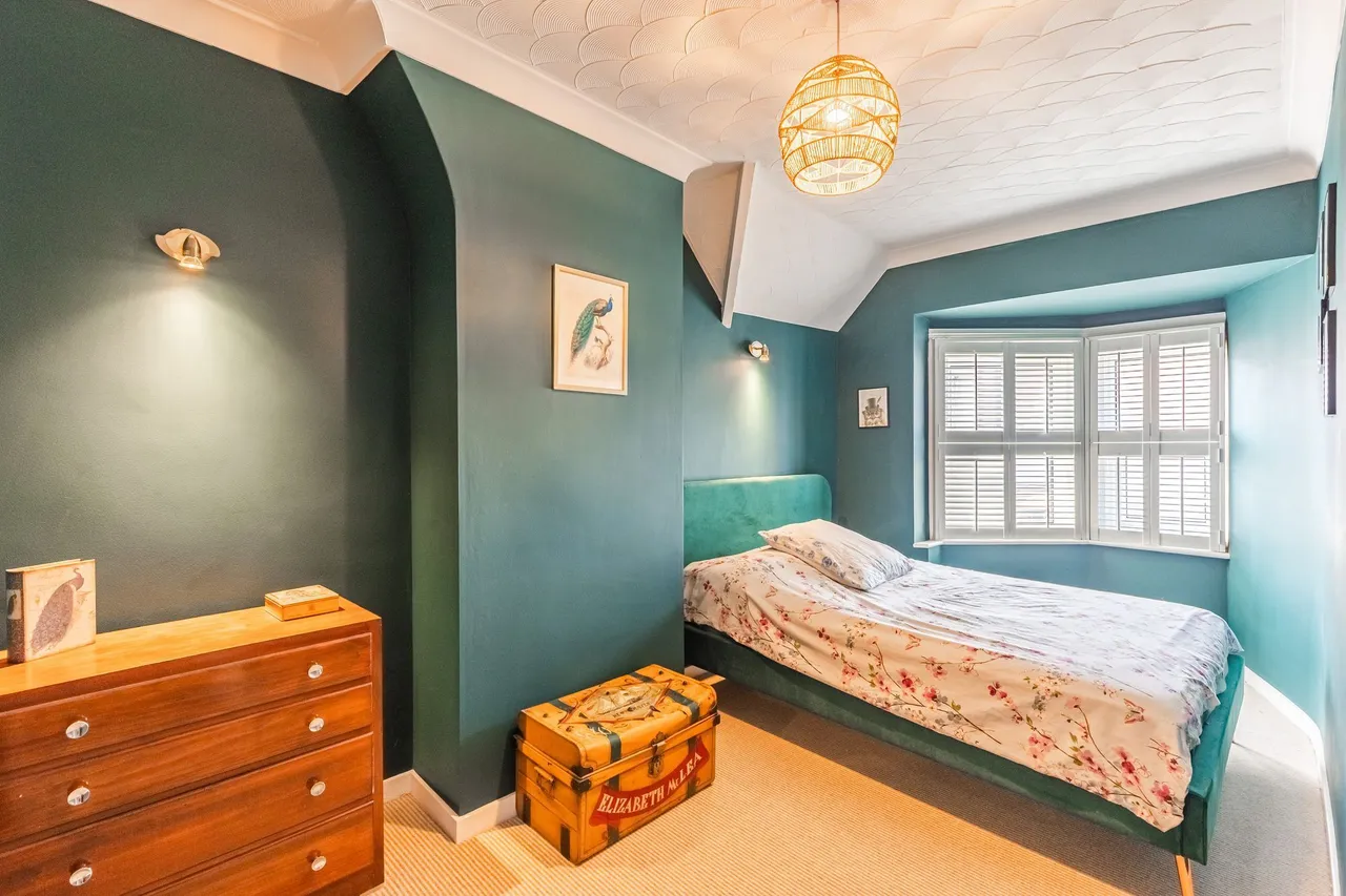 Five Bedroom Elegant Victorian Townho, photo 16