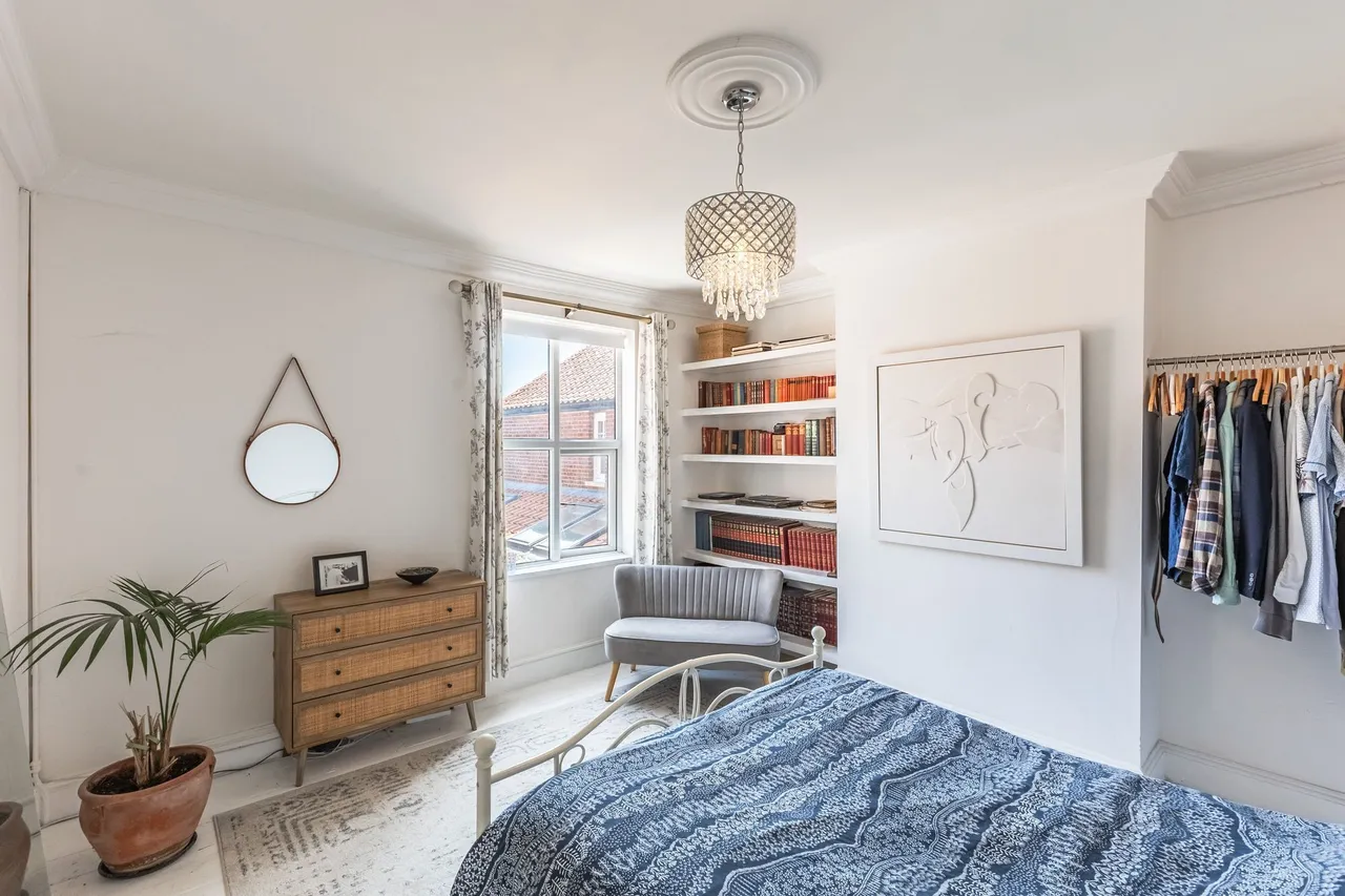 Five Bedroom Elegant Victorian Townho, photo 15