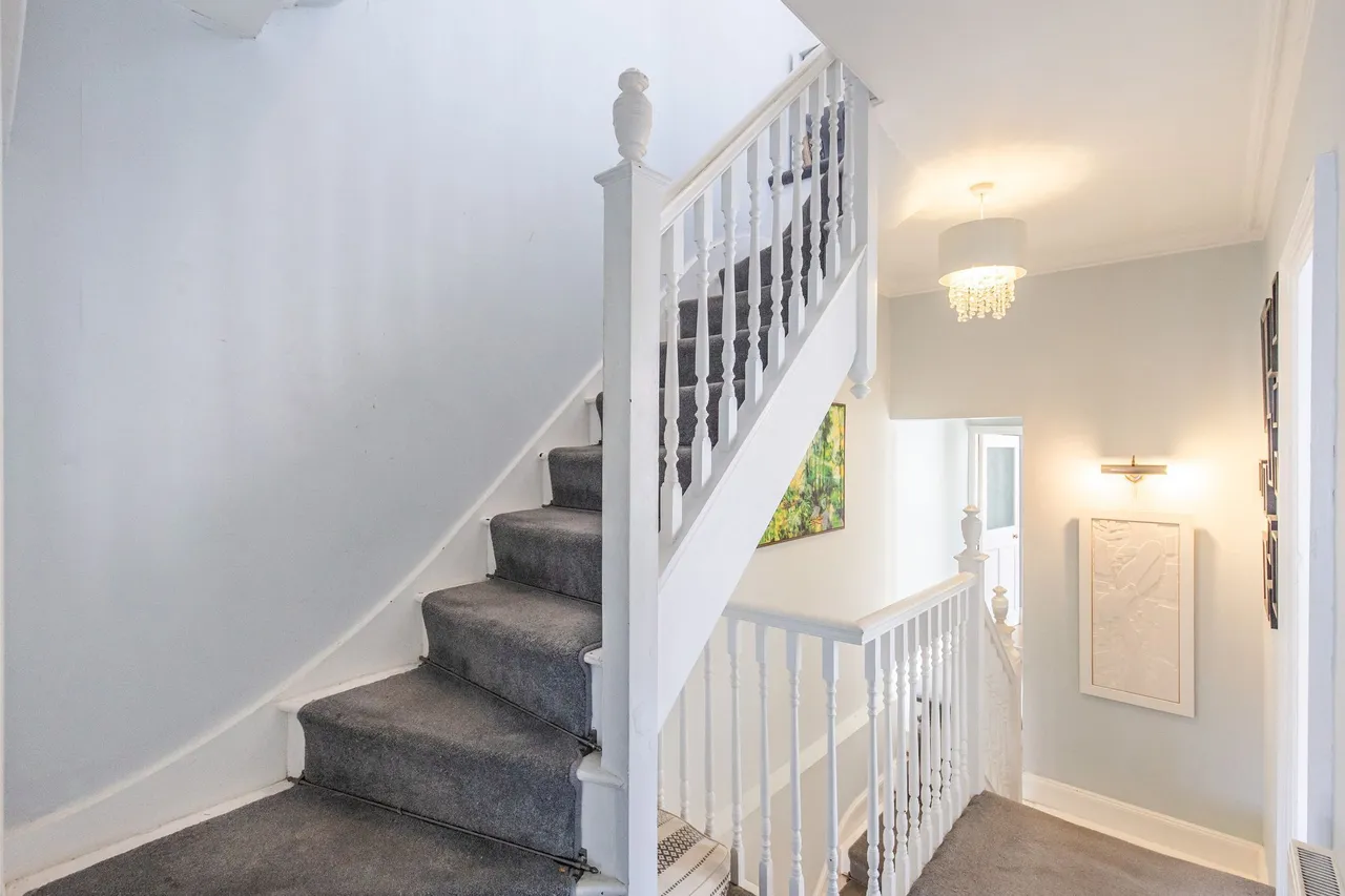 Five Bedroom Elegant Victorian Townho, photo 12