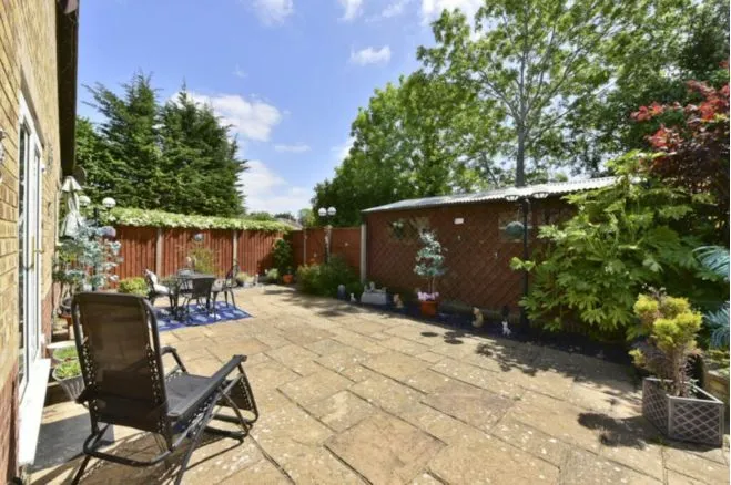 Clive Close, Potters Bar, EN6, photo 27