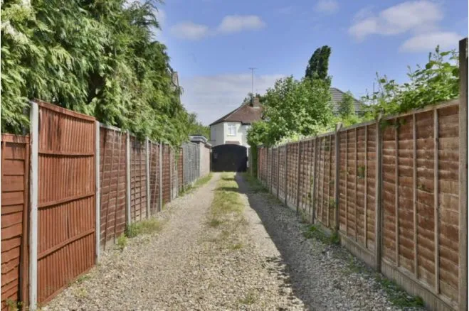 Clive Close, Potters Bar, EN6, photo 23