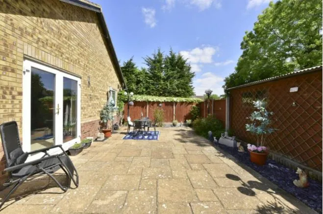 Clive Close, Potters Bar, EN6, photo 26