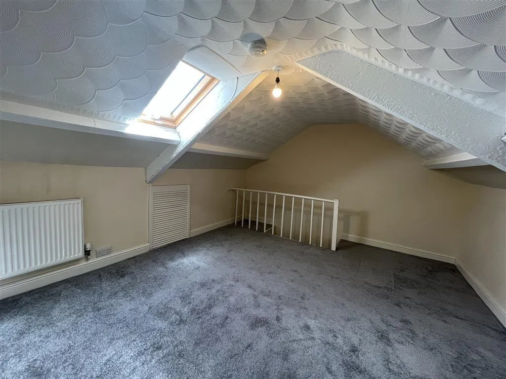 Eastland Road, Neath, SA11, photo 11