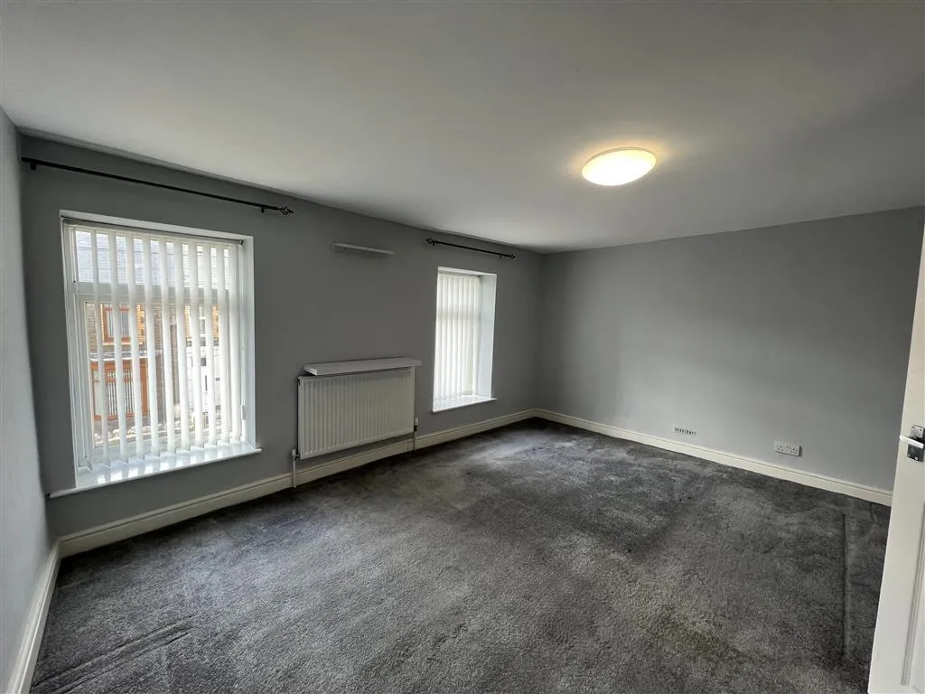 Eastland Road, Neath, SA11, photo 7
