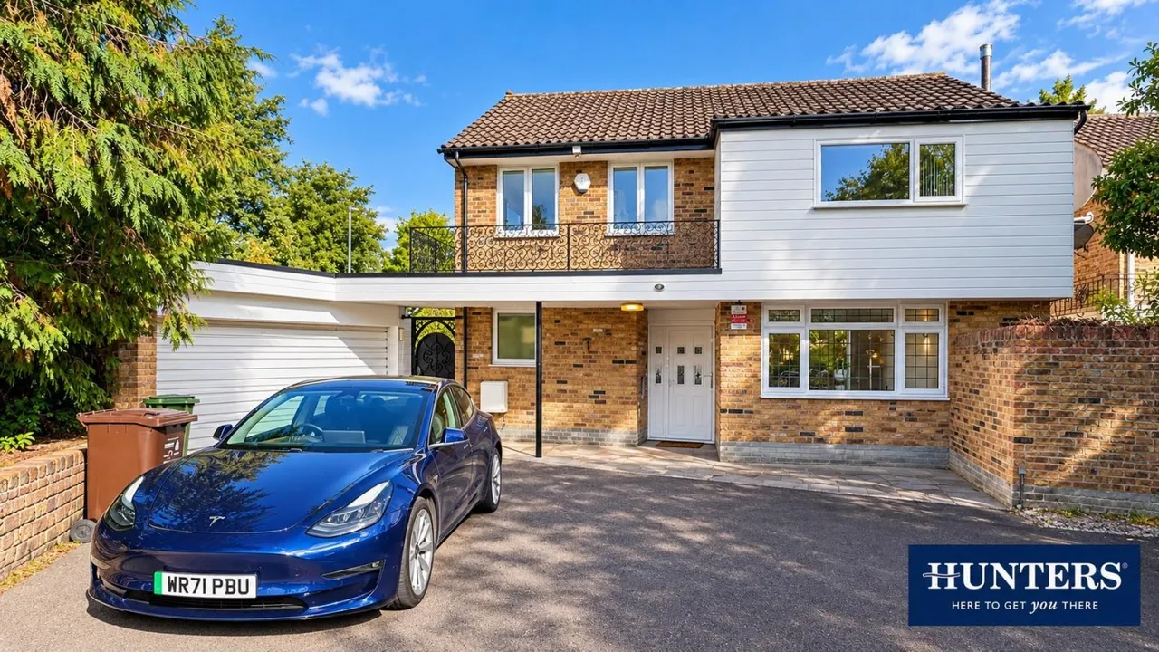 3 bed house to rent, Manor Road, Cheam, SM2