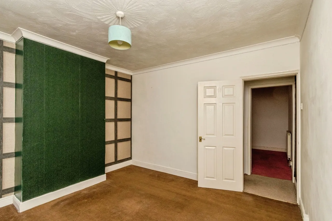Newhall Street, Willenhall, WV13, photo 12