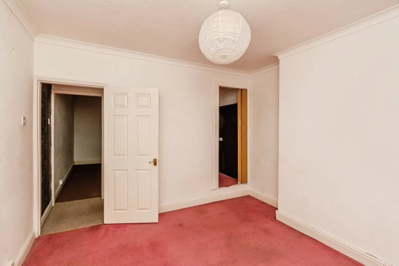 Newhall Street, Willenhall, WV13, photo 14