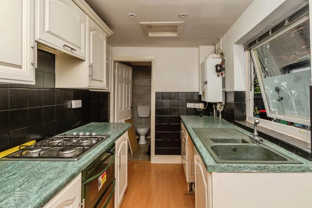 Newhall Street, Willenhall, WV13, photo 13