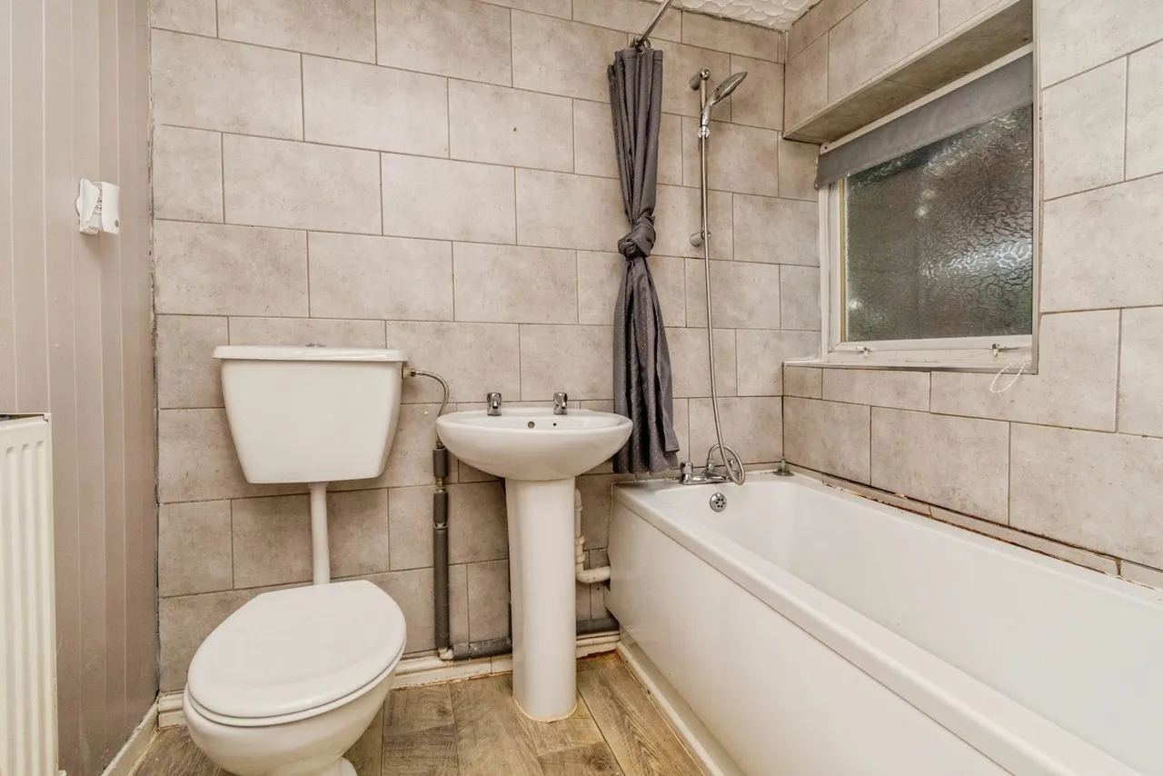 Newhall Street, Willenhall, WV13, photo 8