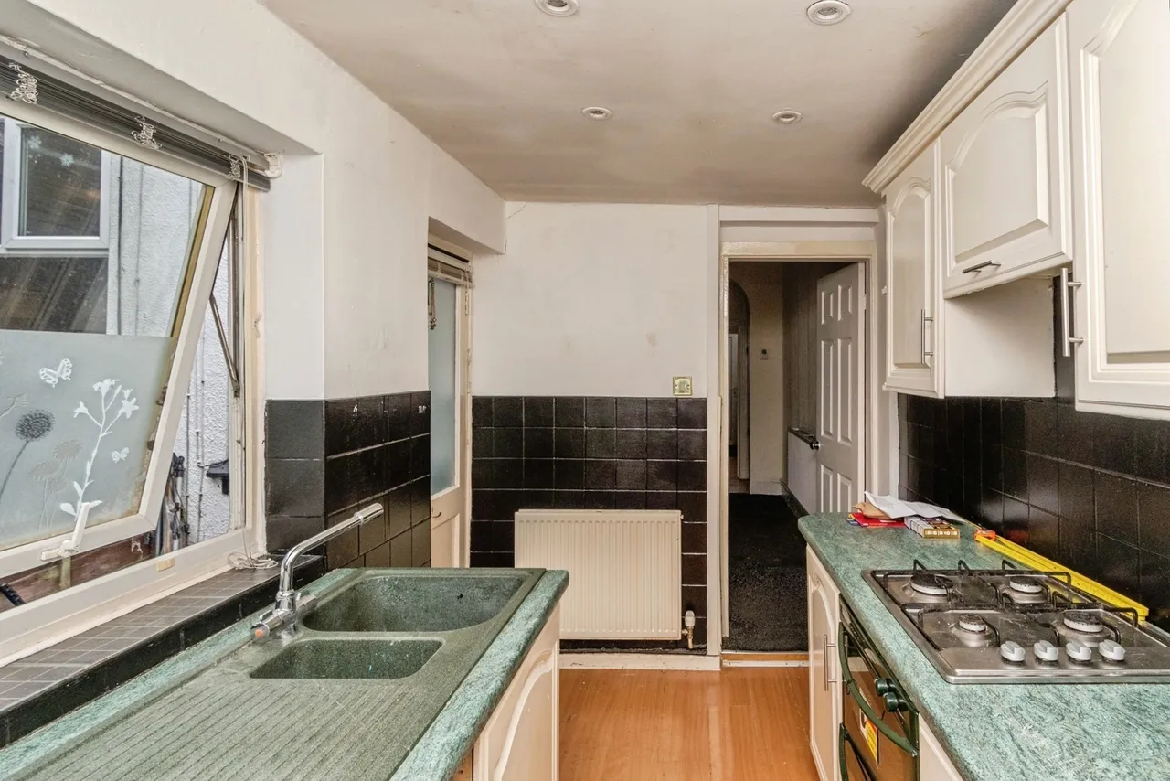 Newhall Street, Willenhall, WV13, photo 7