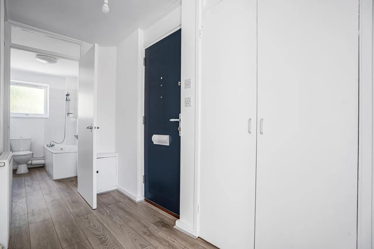 Burncroft Avenue, Enfield, EN3, photo 3