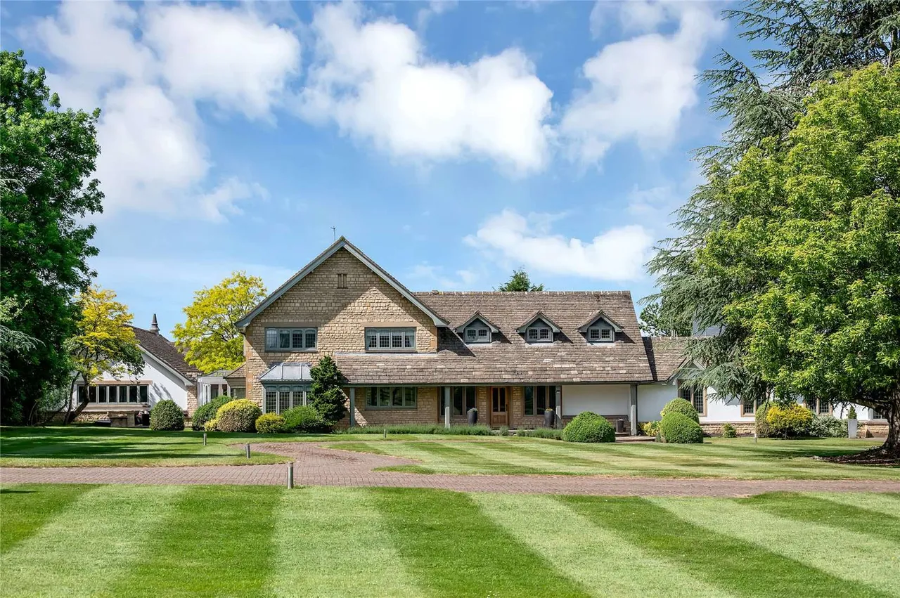 5 bed house for sale — Melton Road, Barrow upon Soar, Loughborough, Leicestershire, LE12 8HX